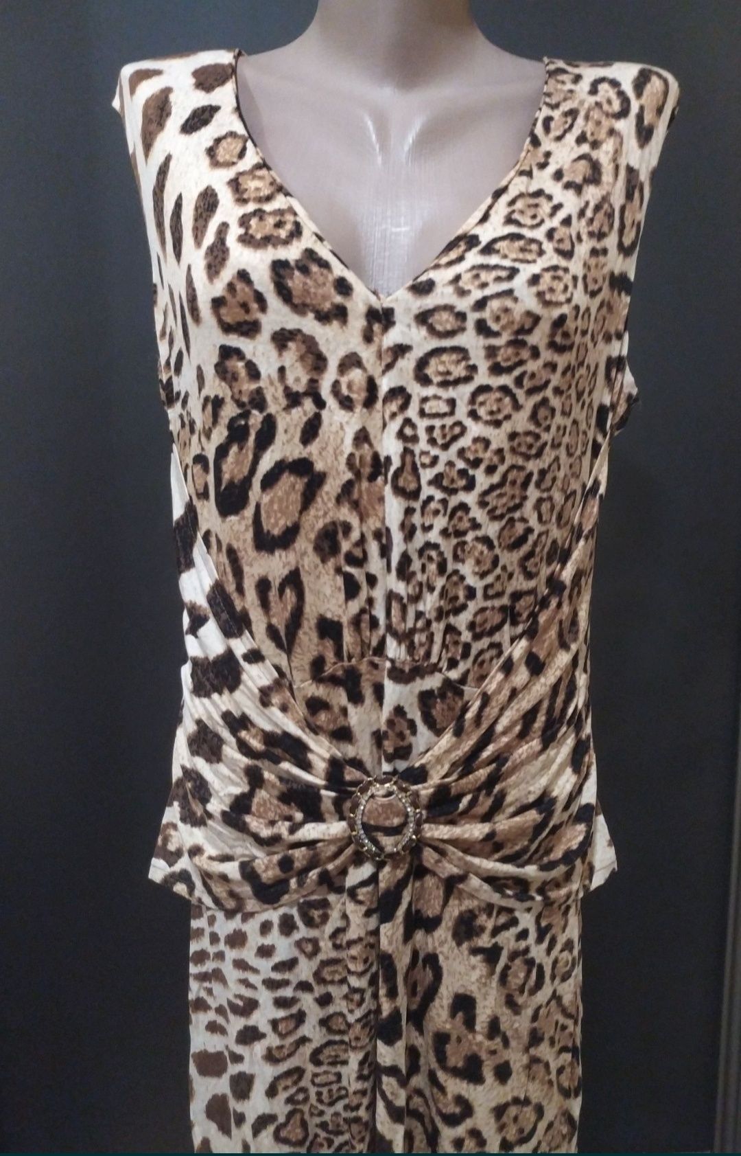 Платье леопардовое 46 р состояние нового