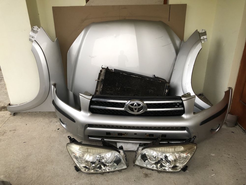 Przód Toyota Rav4 III 05-09 zderzak maska pas