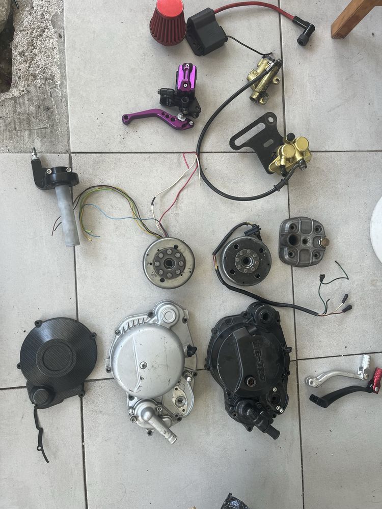 Vendo material de am6 minareli e algim de tzr 125