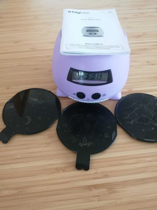 Relogio despertador com projector