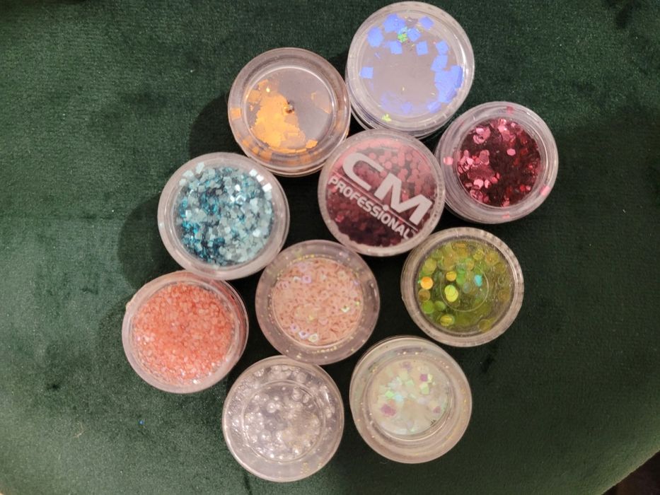 Zestaw ozdób do paznokci