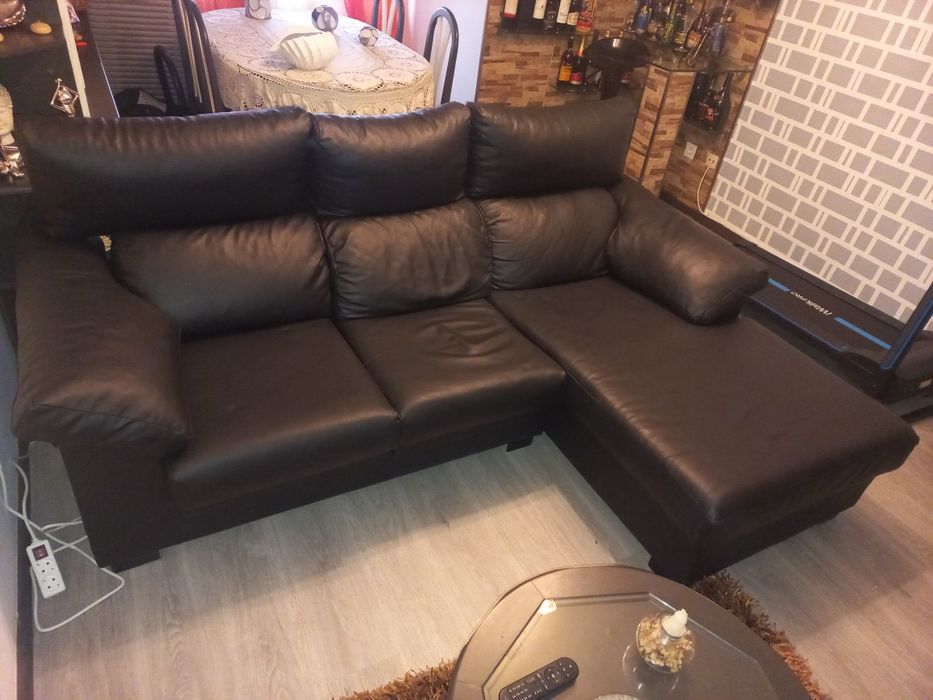 Sofa chaise longue em pele