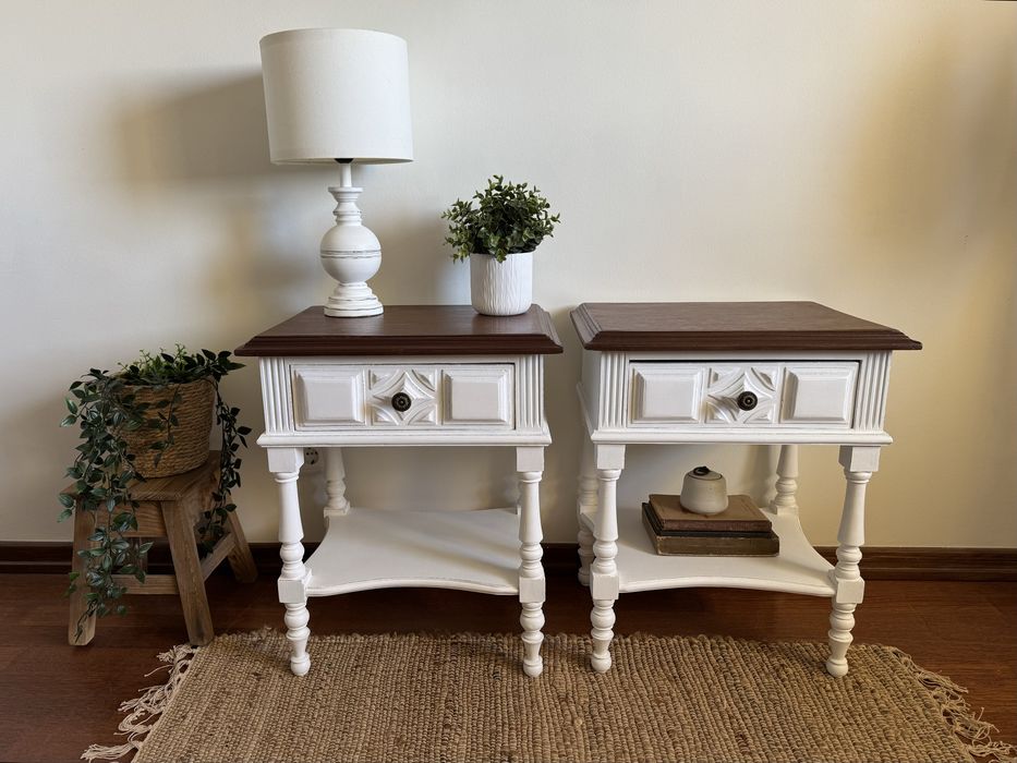 Mesas de cabeceira antigas