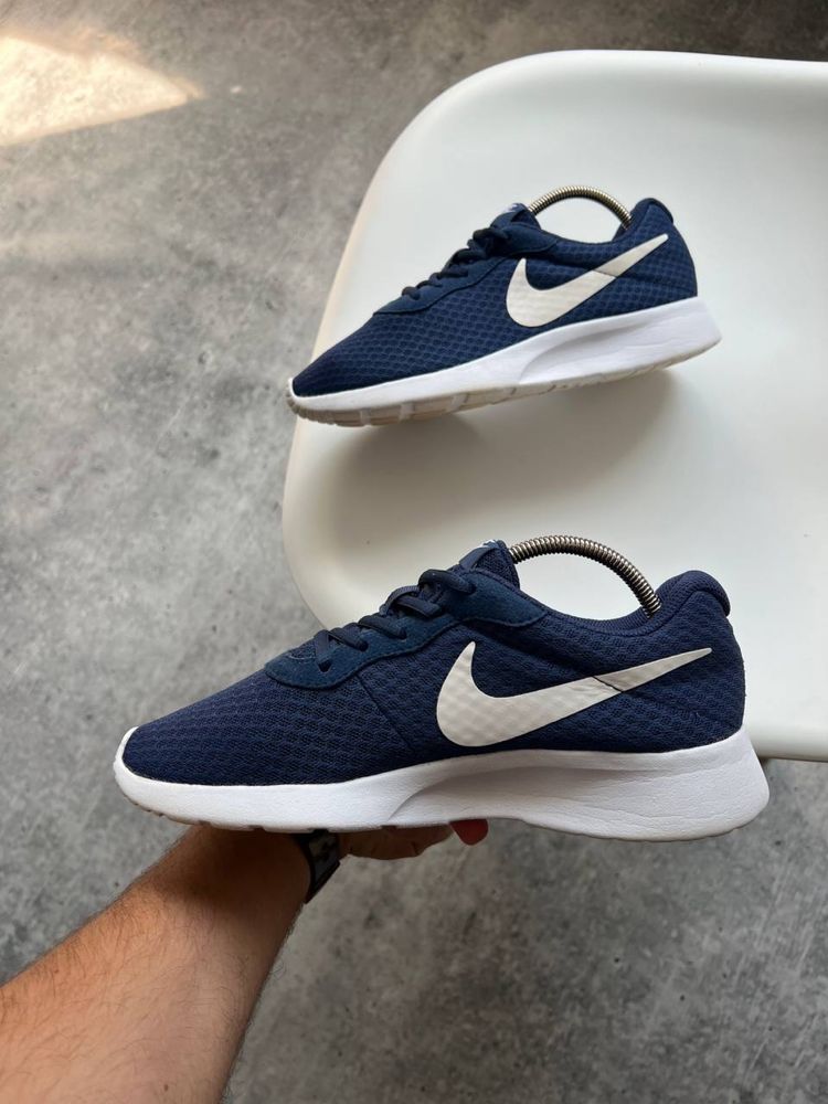 Оригінальні жіночі кросівки Nike Tanjun 38 (24см) Як Нові!