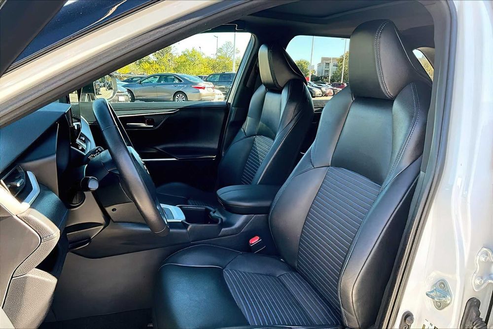 Toyota RAV4 Hybrid XSE      2023