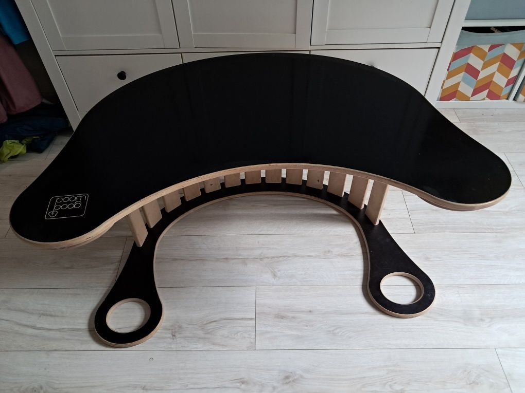 Drewniany bujak z biurkiem i zjeżdżalnią Good Wood Montessori
