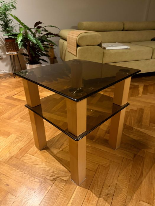Piękny stolik kawowy - drewniano-szklany