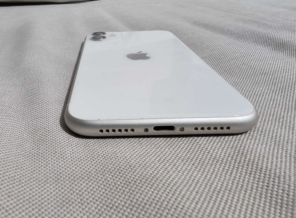 Iphone 11 com 128GB. 74% Bateria. Excelente estado. Tudo de origem