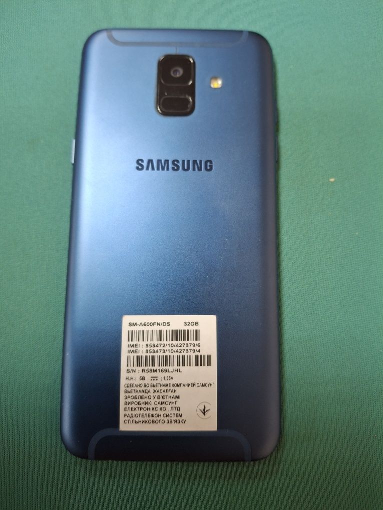 Samsung A6 в ідеальному стані
