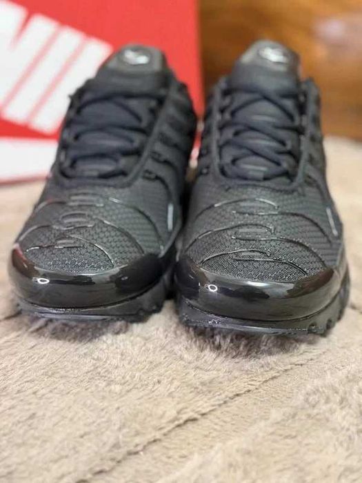 Buty damskie Trampk Nike_Air_Max_TN_Plus_Black R.39