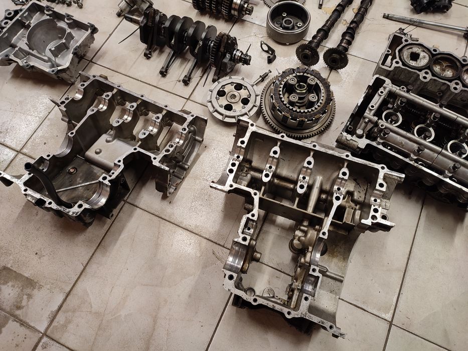 Kawasaki ZXR 400 silnik części wał skrzynia sprzęgło karter magneto