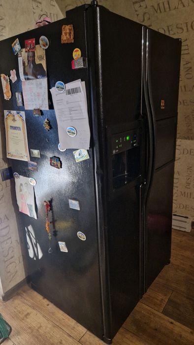 Холодильник Profile  177см 90см