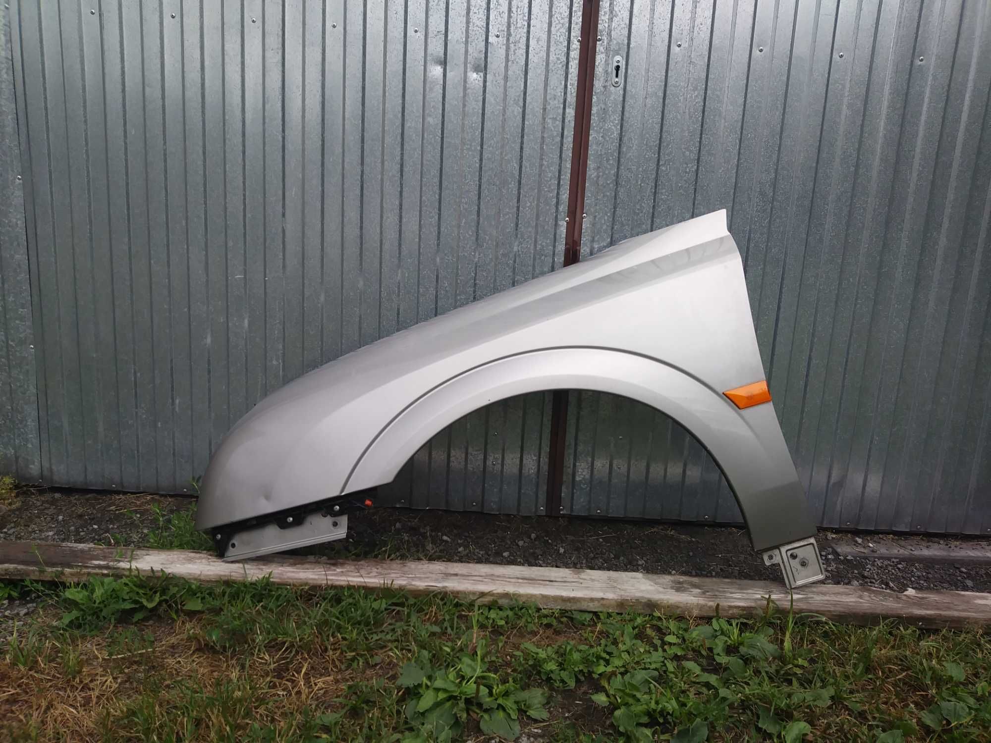Opel Vectra C Signum Błotnik prawy przód L.P. kolor beżowy Z158