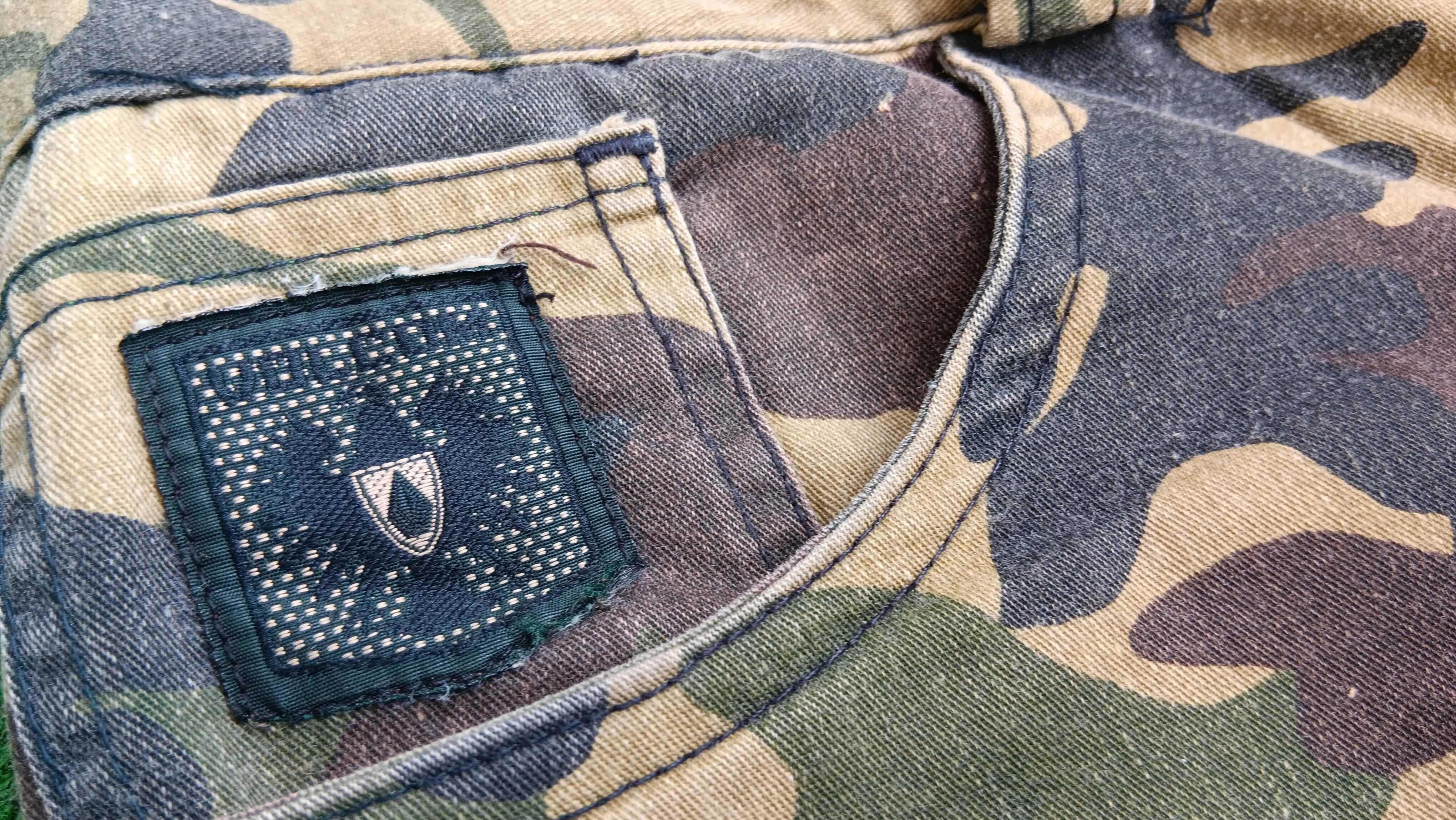 Calções Volcom padrão militar 32 (como novo)