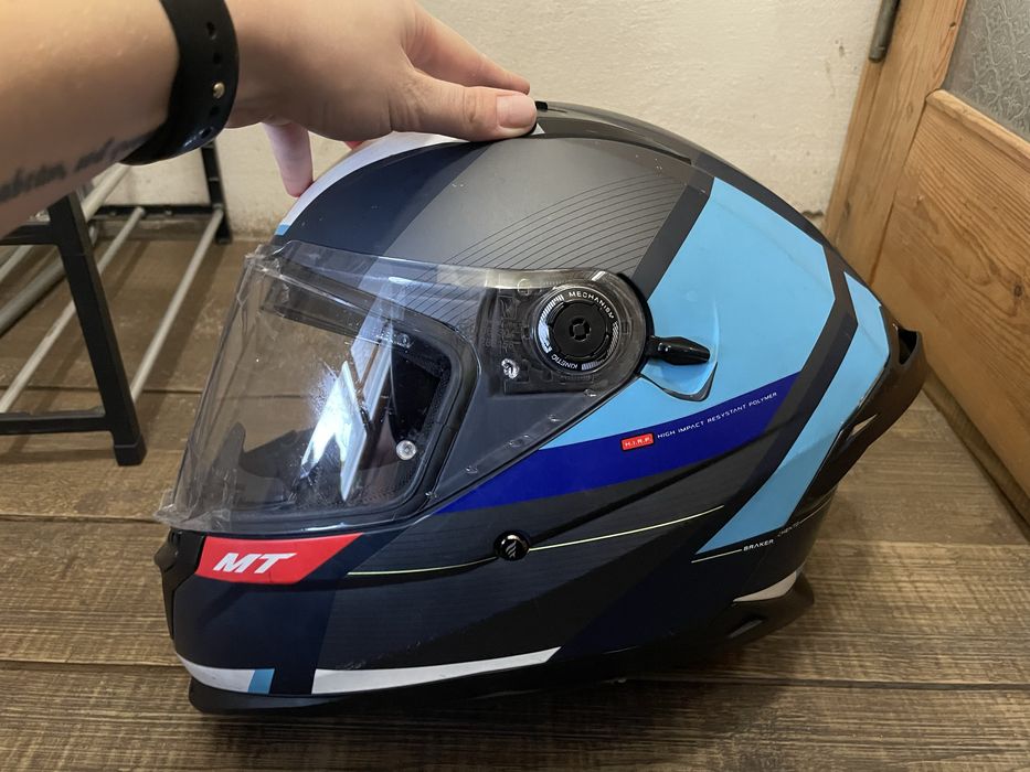 мотошлем MT BRAKER