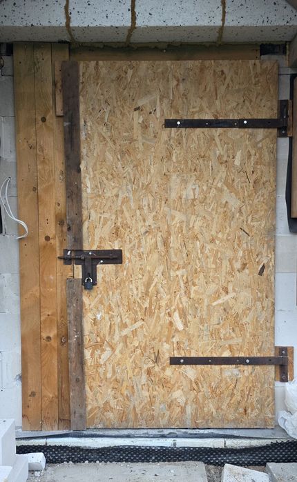 Drzwi tymczasowe na budowe