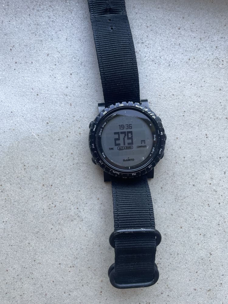 Тактичний годинник suunto core regular black