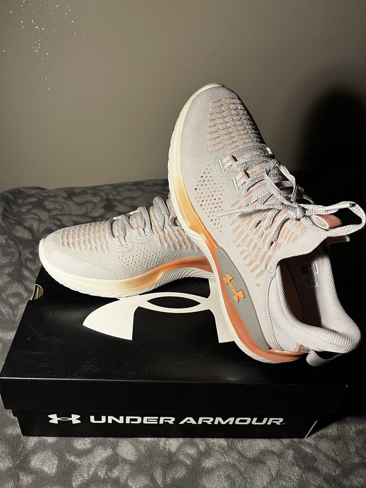 Buty treningowe Under Armour rozm. 40,5 W Flow Dynamic INT Egrit