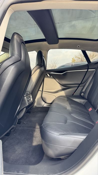 Європейська Tesla Model Тесла Модель S 2014р. 85 кВт 7 місць Запас 440