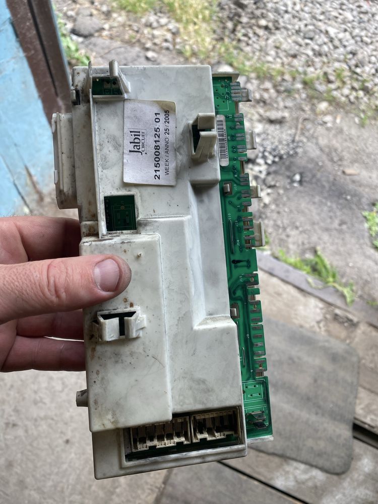 Продам на запчастини InDesit wisl105x