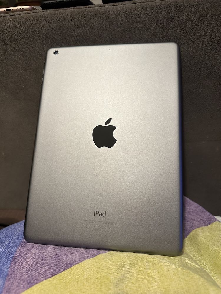 IPad Air 16 GB Space Gray idealny