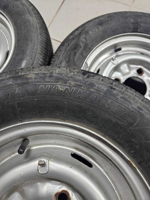 Jantes 12" Datsun 4x114,3 com pneus