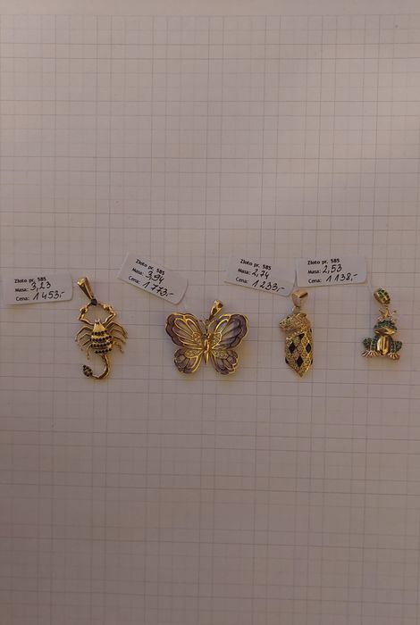 Złota zawieszka skorpion motyl puma panda zaba