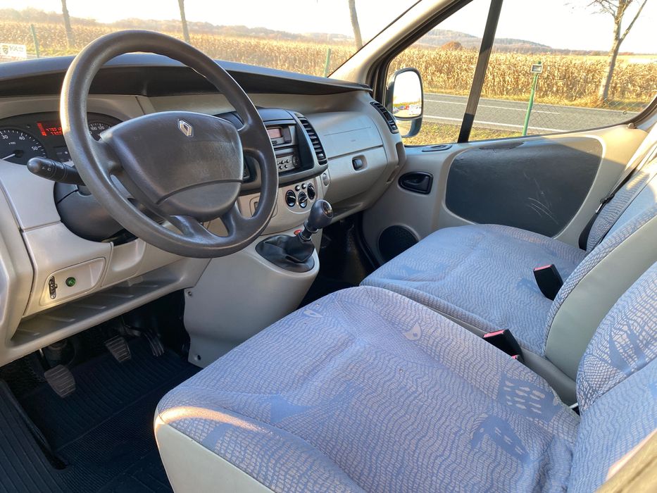 Renault Trafic Passenger 9 osób klima zadbany
