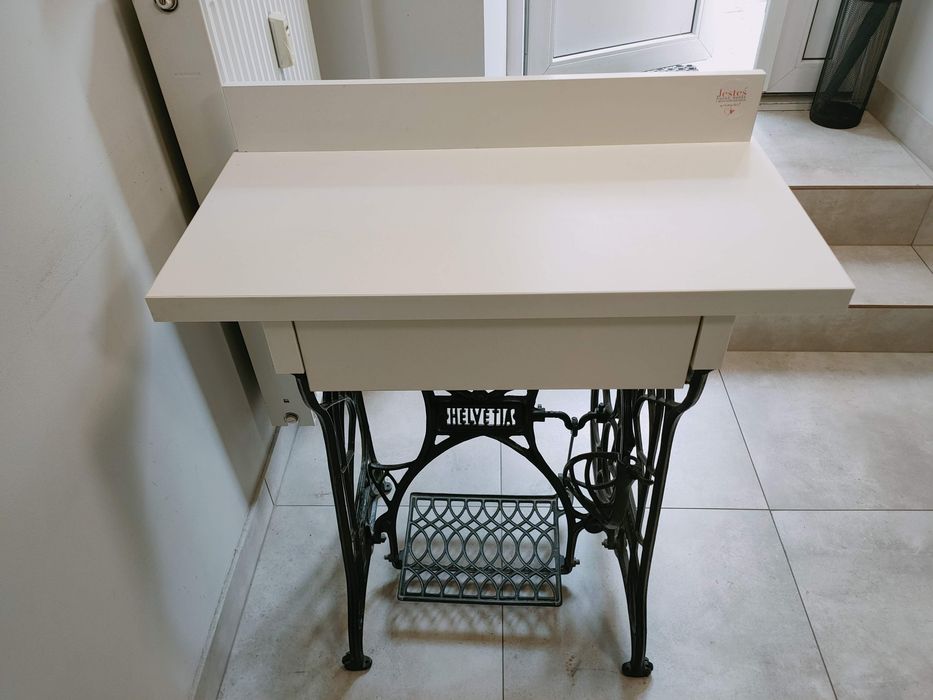 Toaletka, komoda, konsola z maszyny do szycia HELVETIA styl loft