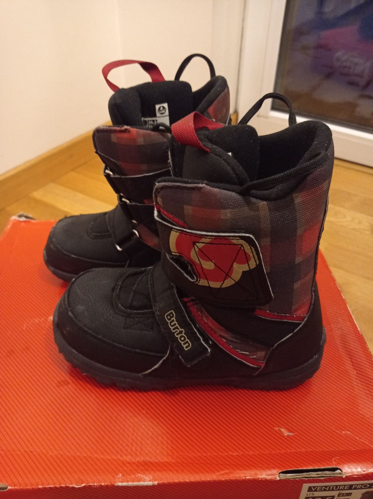 Burton Grom 36,5 buty snowboardowe snowboard 23 cm dziecięce