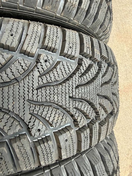 225/45 R17 новые зимние