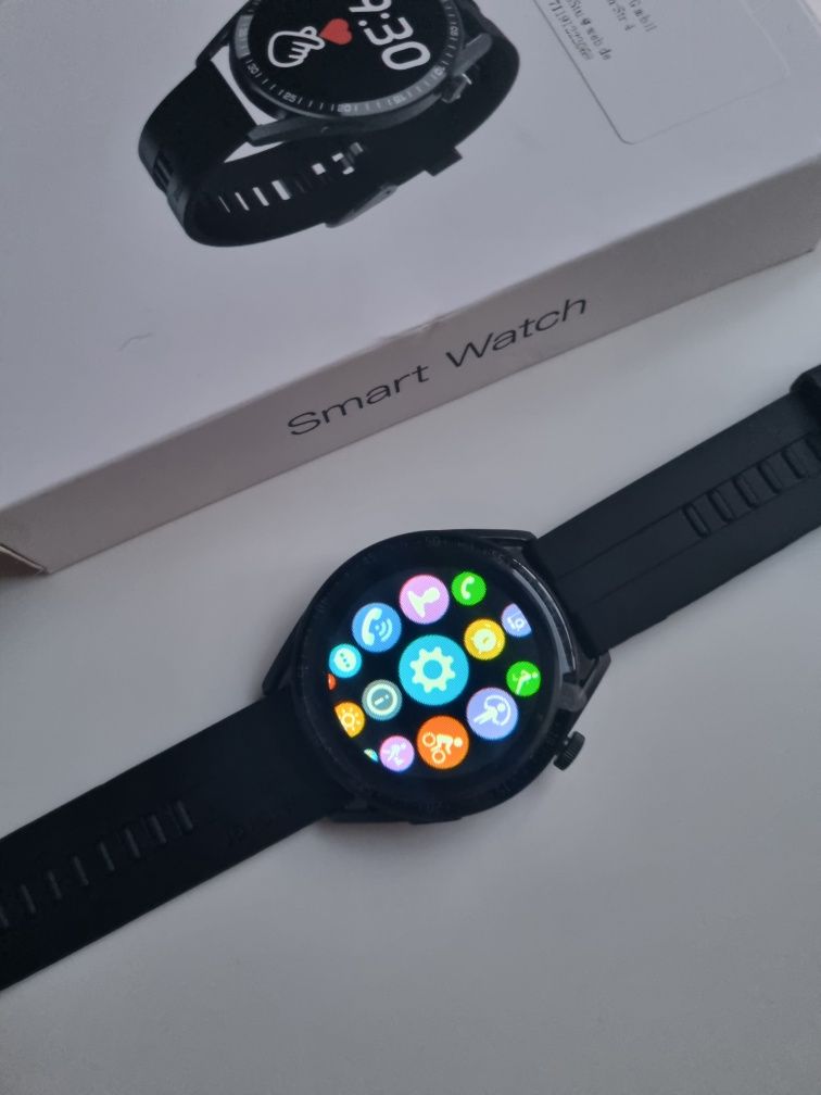 Czarny smartwatch okrągły