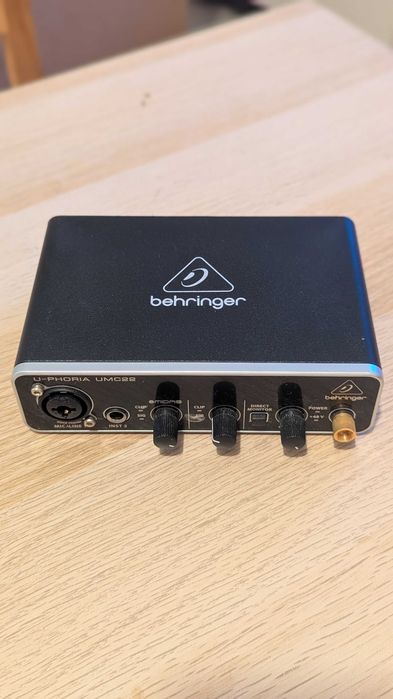 Placa de Som U-Phoria UMC22 da Behringer