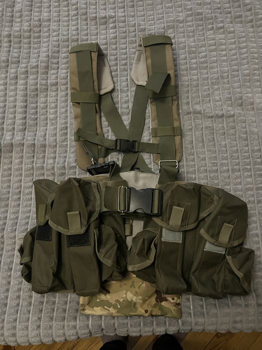 Ремінно-плечова система з підсумками