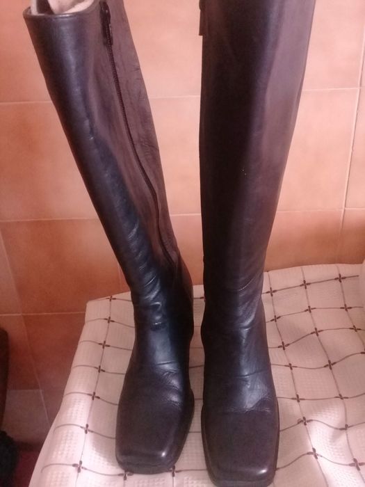 botas 35, 36 e sapatos e socas 35