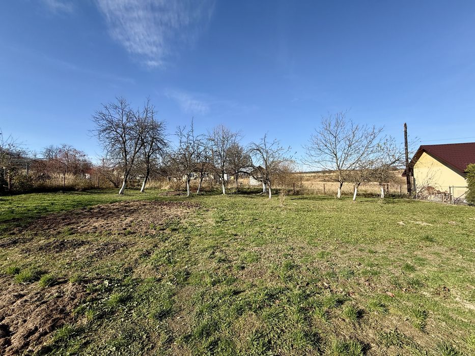 Продам будинок з великою територією