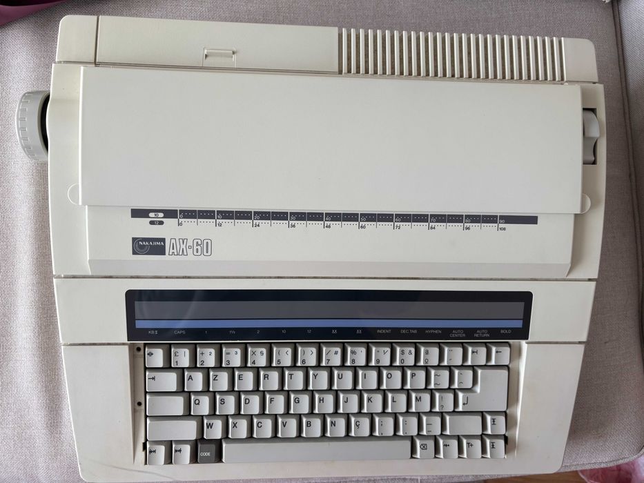 Máquina de escrever elétrica