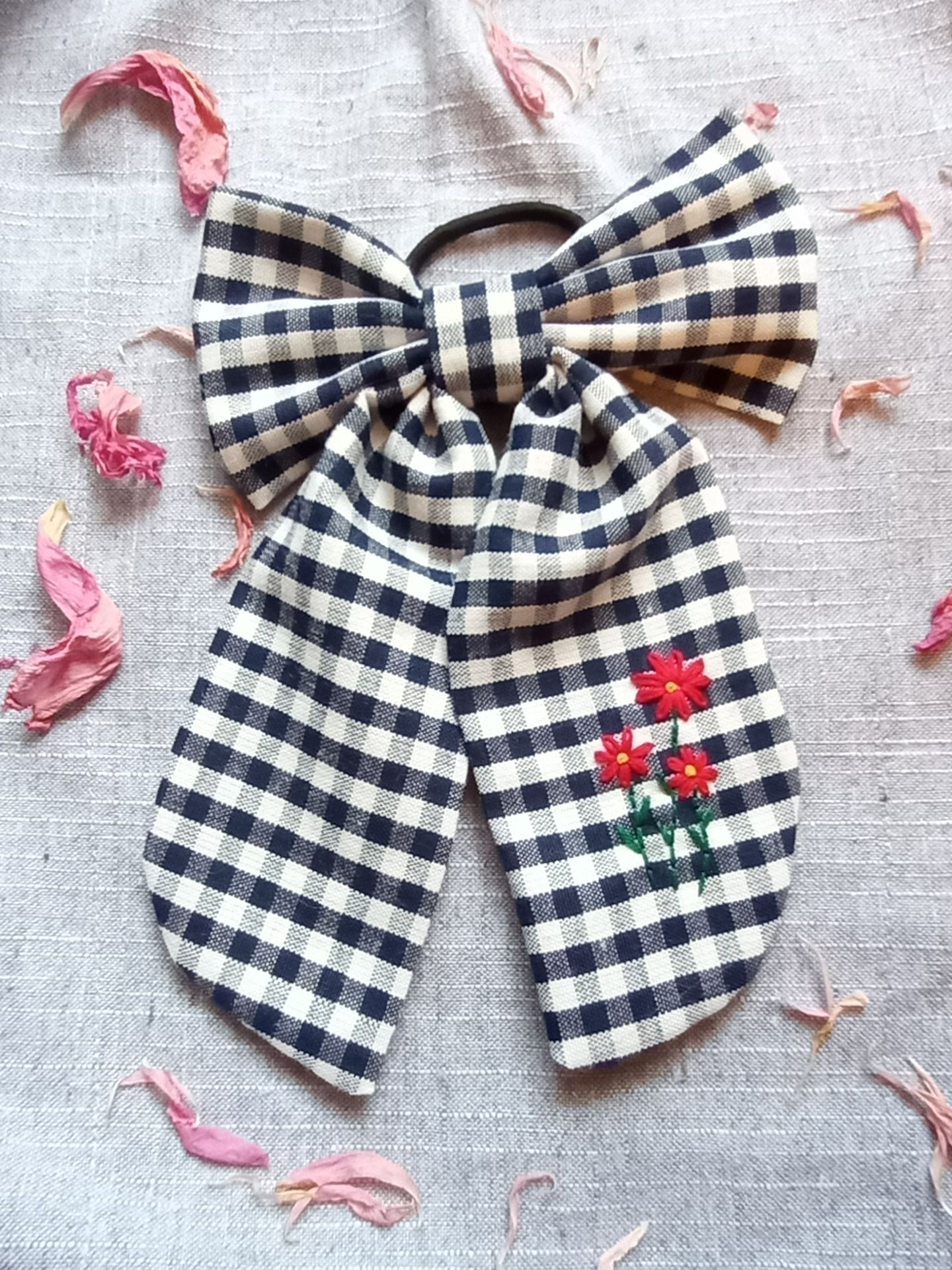 Haftowana biżuteria - ręcznie robiona kokarda do włosów handmade
