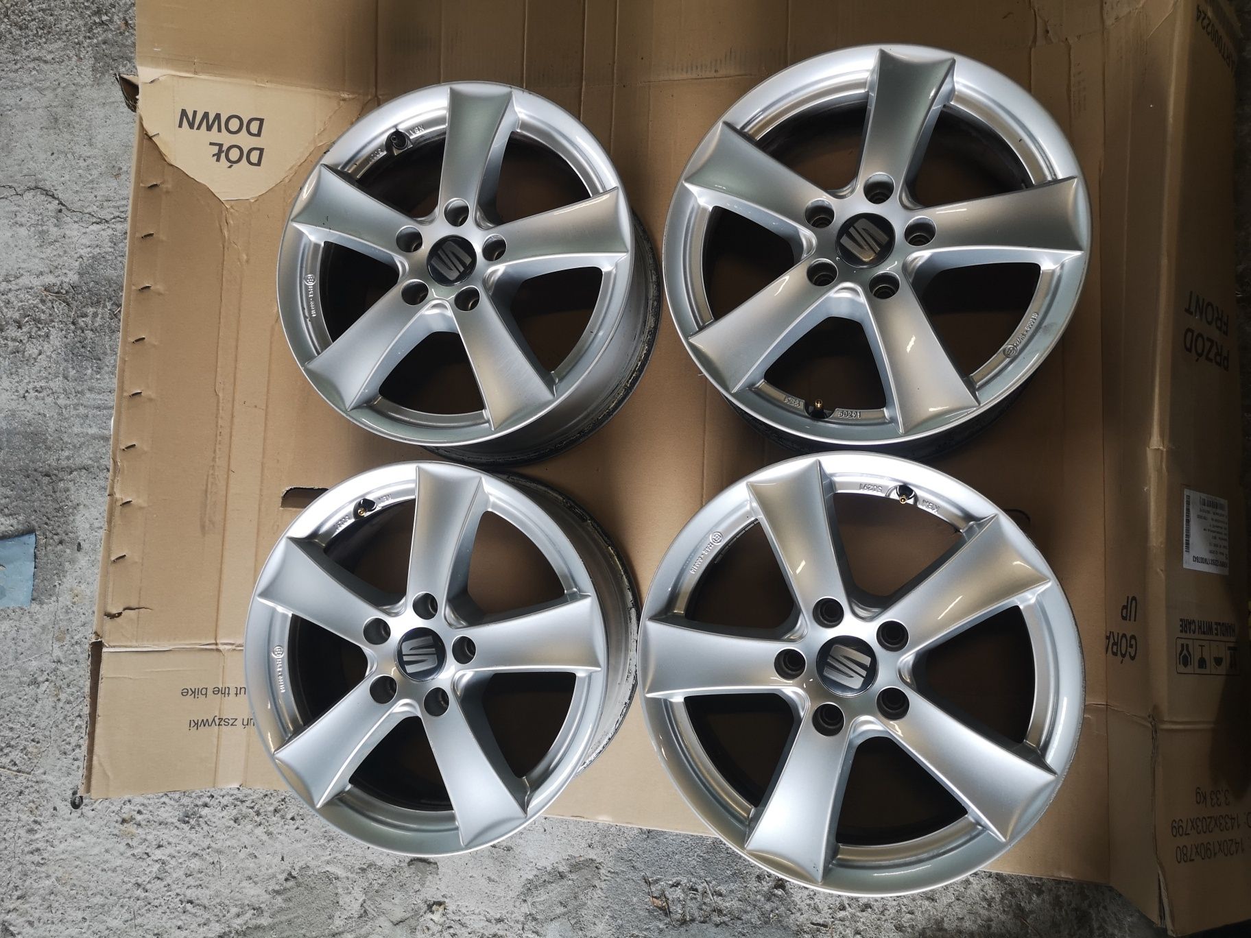 Piekne Alufelgi 5x112 R16 alutec  - 4szt