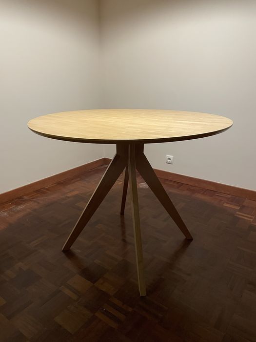 Mesa de Jantar Redonda Sekiz