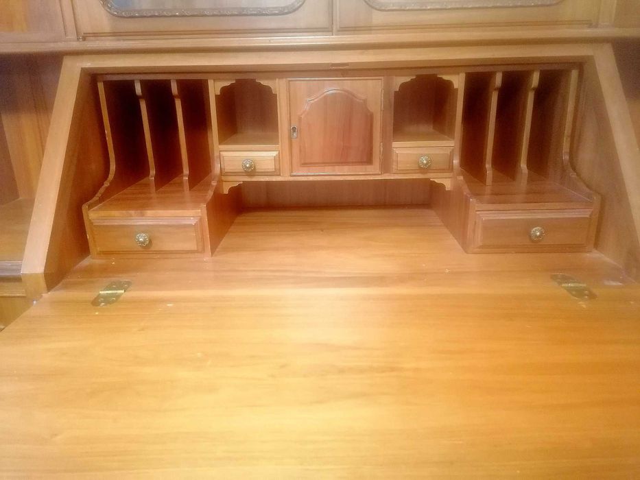 Secretaria antiga em madeira