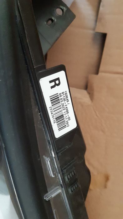 Lampa przednia prawa TOYOTA CHR stan bardzo dobry FULL LED