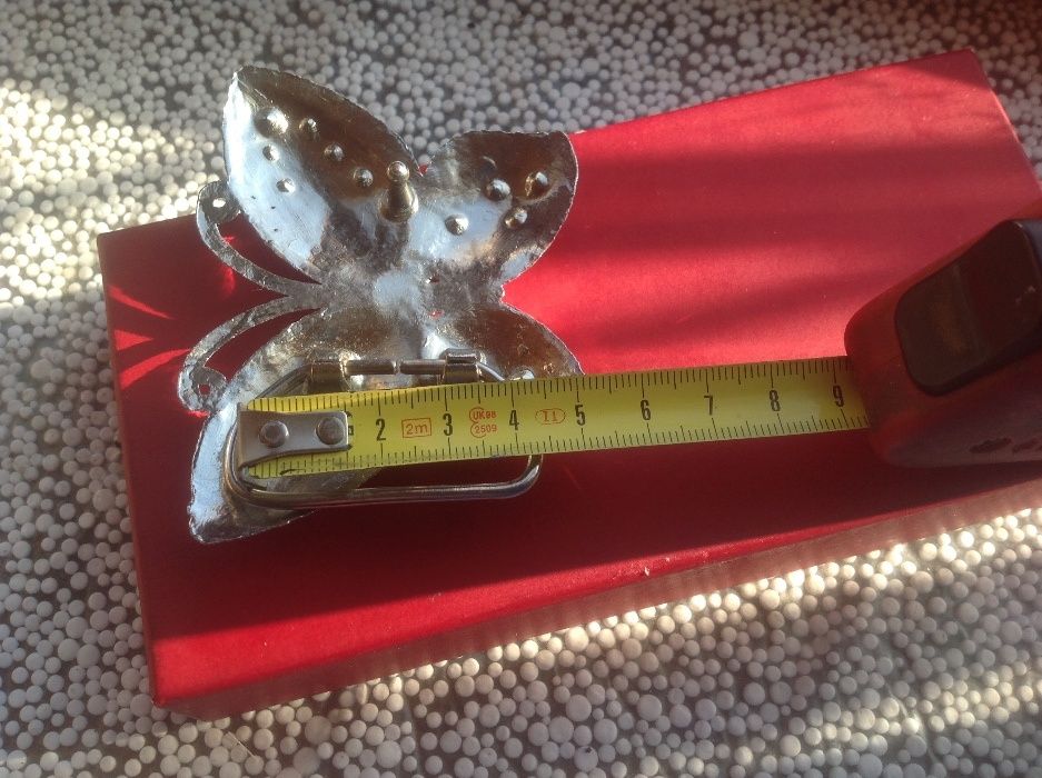 Пряжка -бабочка со стразами Эмираты под джинсы ,юбку 200 гр .