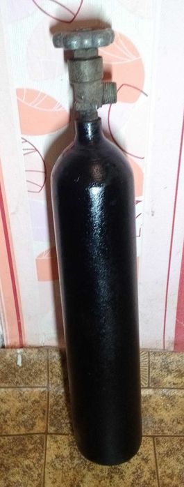 Баллон углекислотный 2 литра.