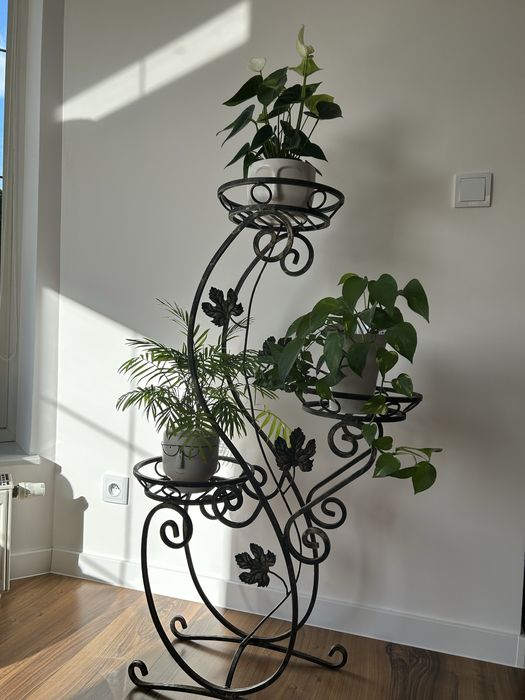 Kwietnik matalowy na 3 kwiatki