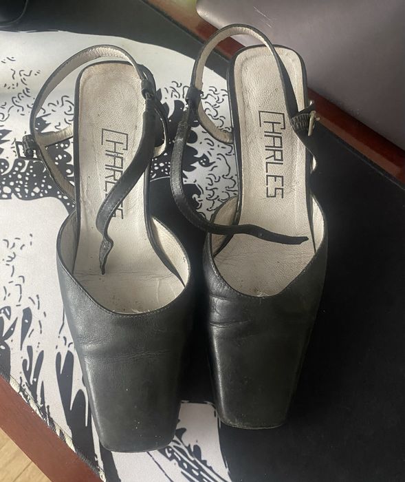 Sapatos de senhora (N36)