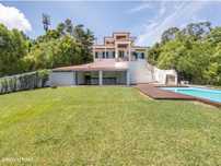 Moradia T4+1 sem móveis em Albarraque, Sintra, com jardim e piscina
