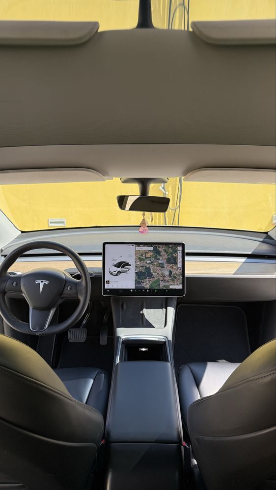 Tesla Model Y Long Range AWD