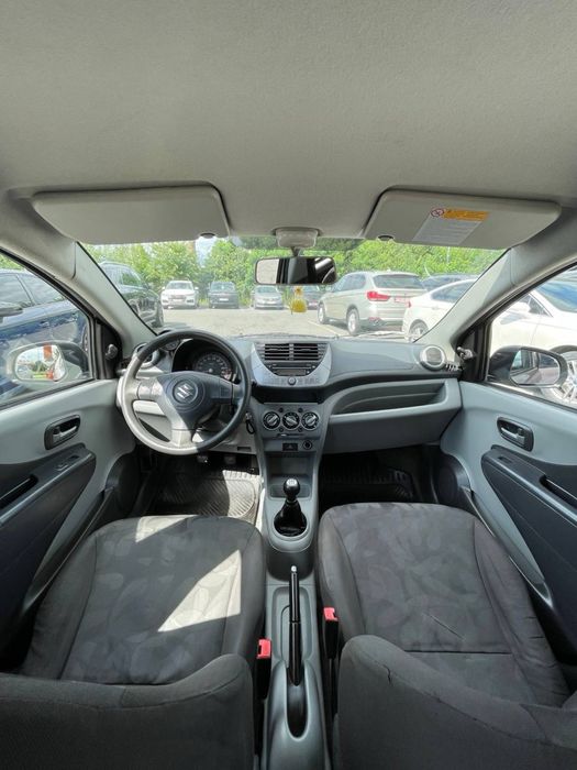 Suzuki Alto автомобіль