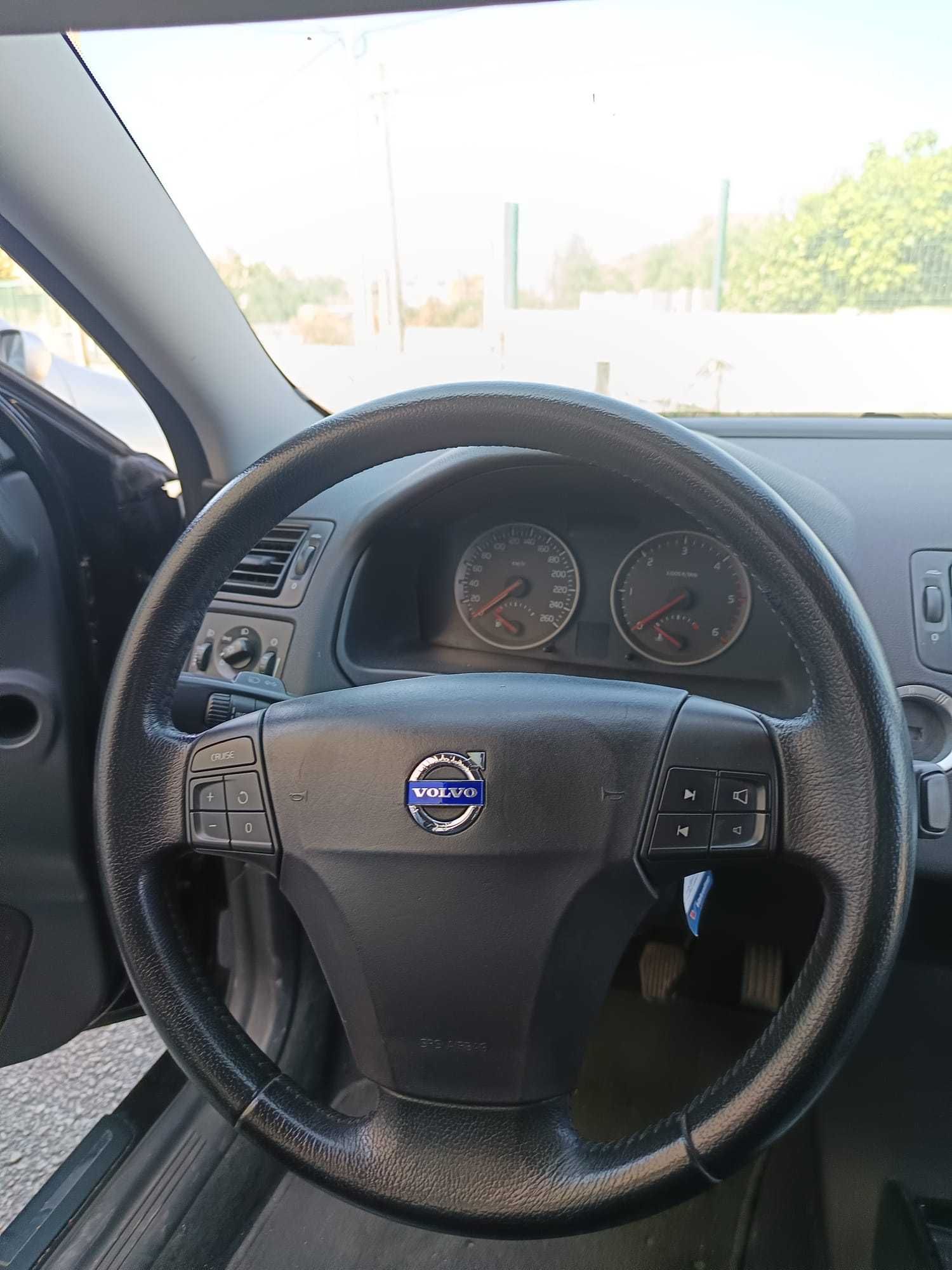 Volvo S40 /  3500€ /  82€ Mês